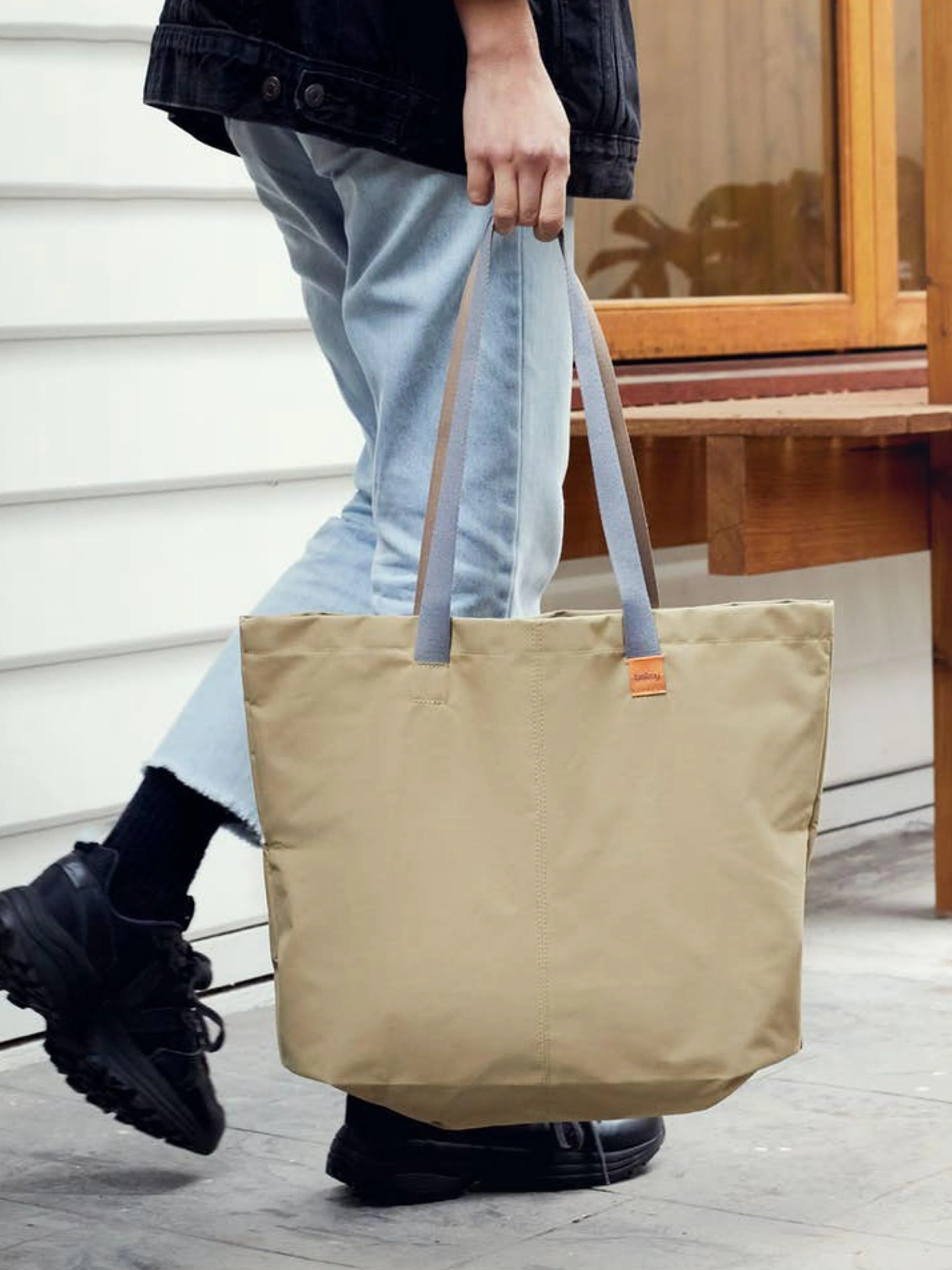 Bellroy Market Tote Gumnut (Leather-free)