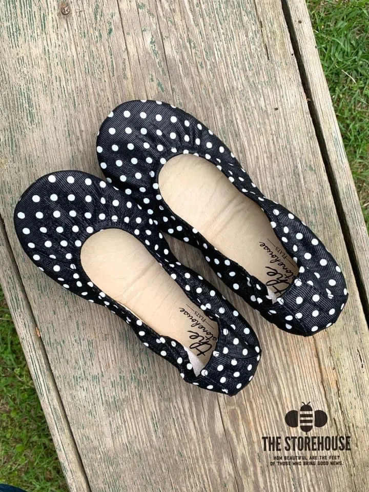 Black and White Dots