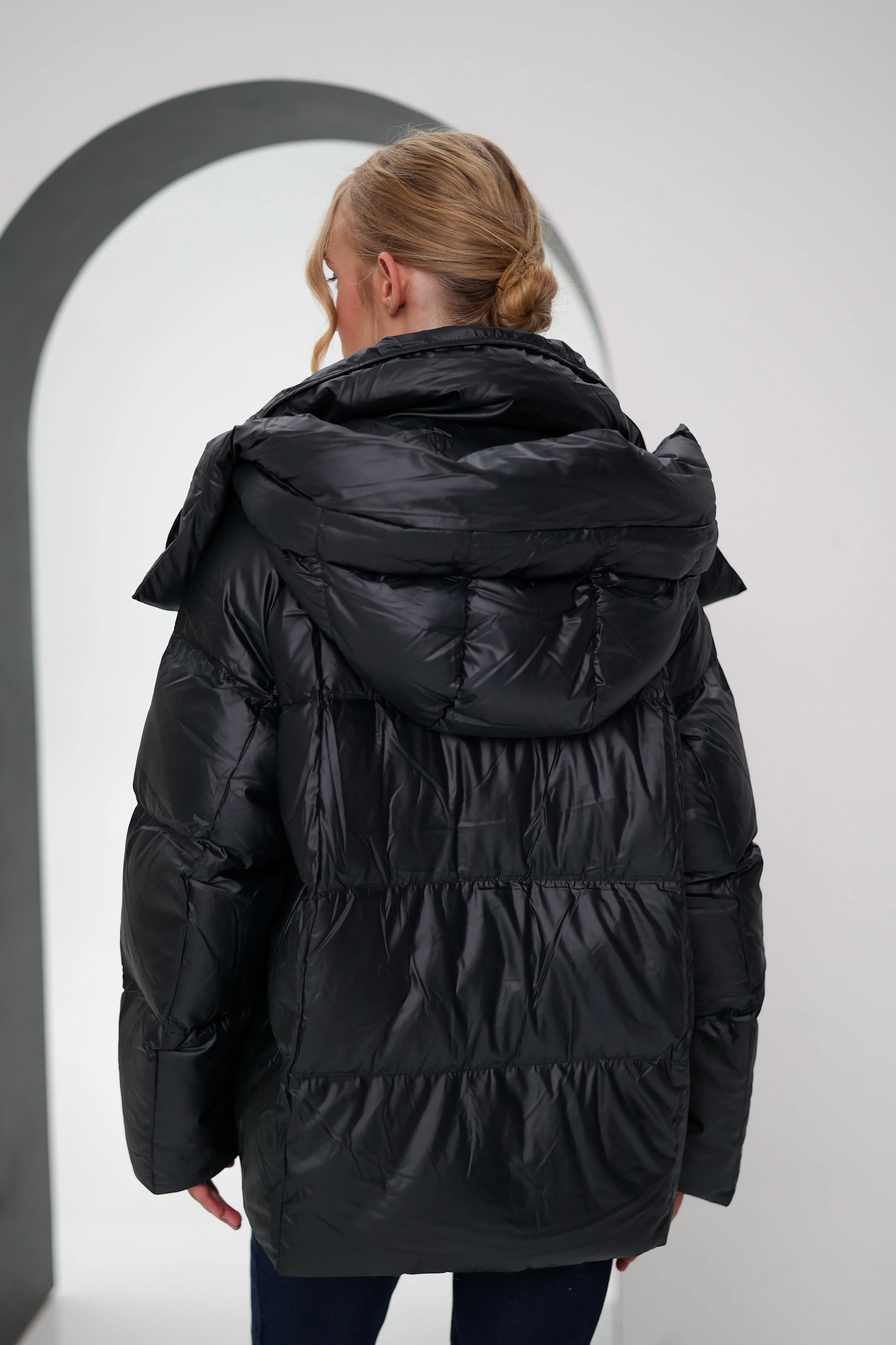 FeatherLite Relaxed Down Puffer in Black