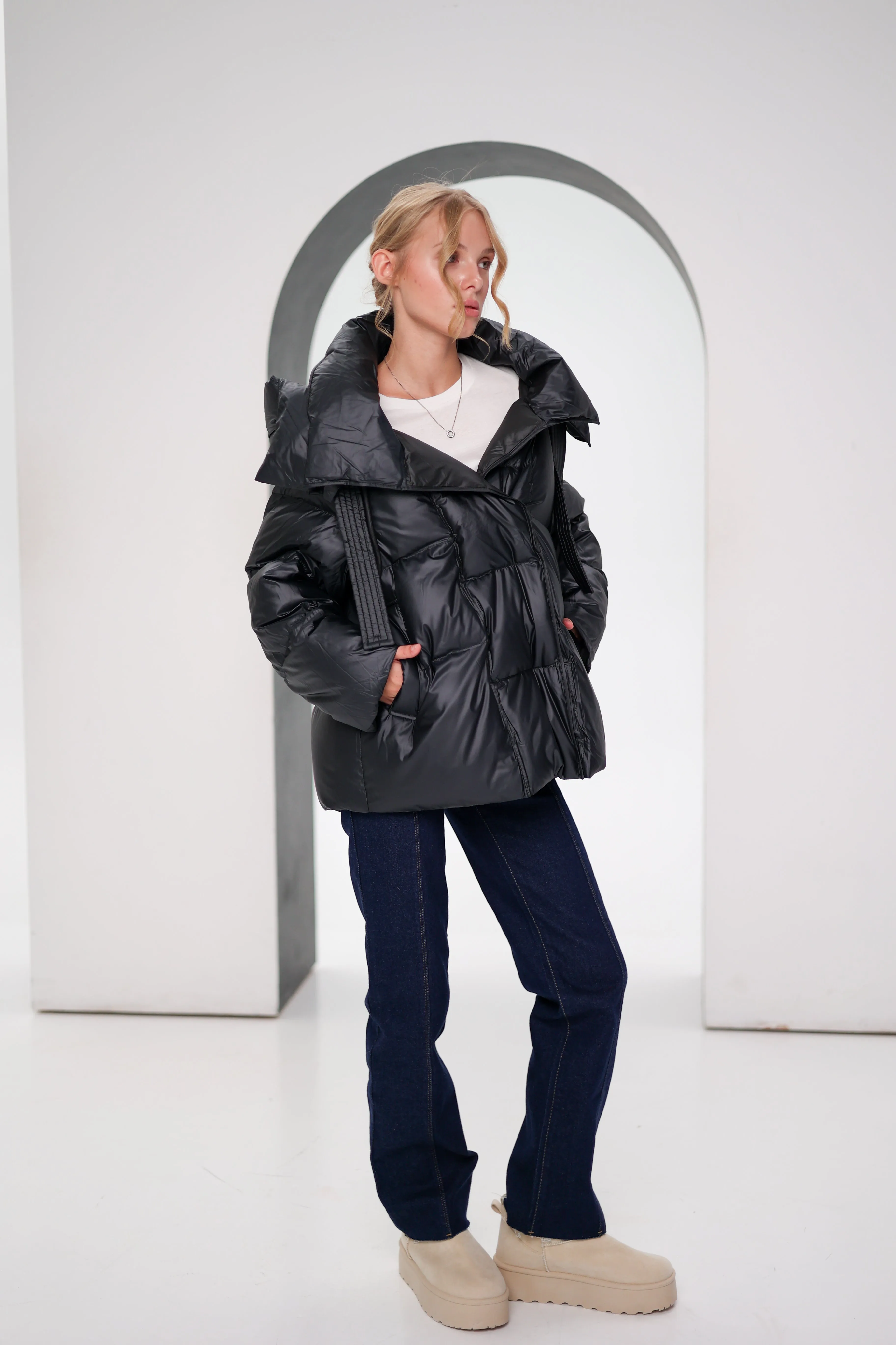 FeatherLite Relaxed Down Puffer in Black