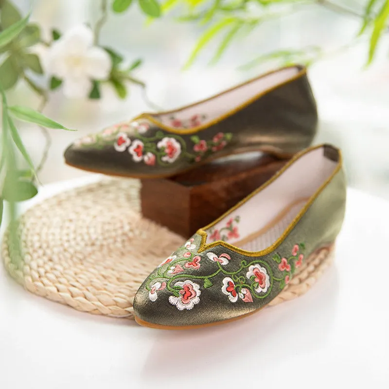 Flowering Vines Embroidered Flat Shoes for Women