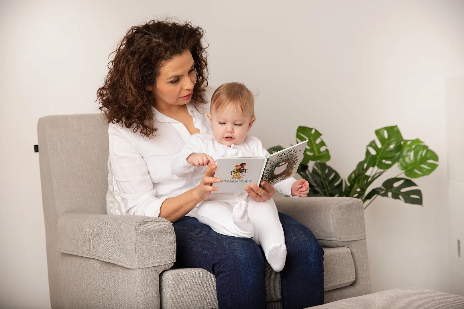 Gaia Baby, Serena Nursing Chair, Dove Grey