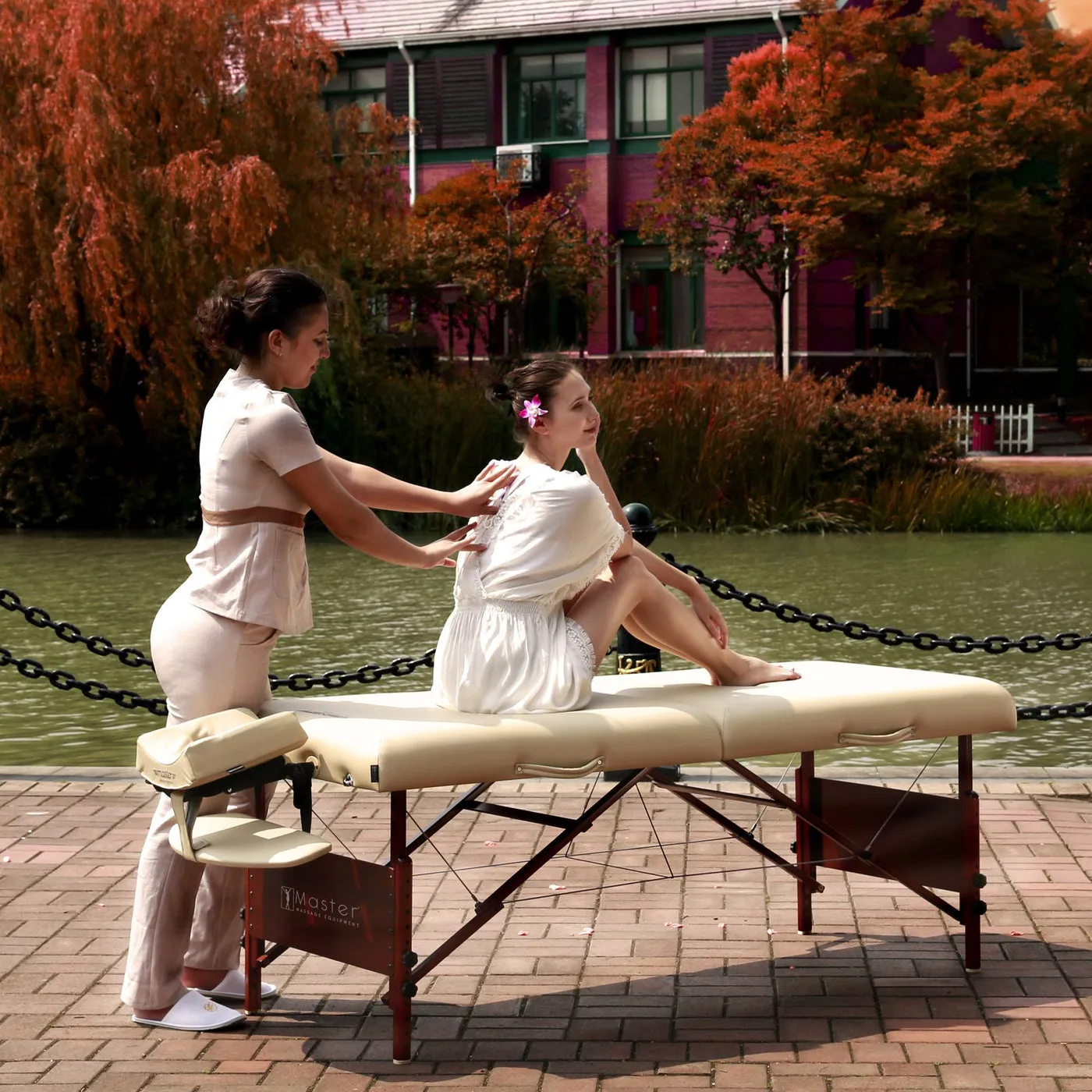 Master Massage 76cm Wide Master DEL RAY™ Portable Massage Table Package with 7.6cm Multi Layer Soft Foam System (Sand Color)