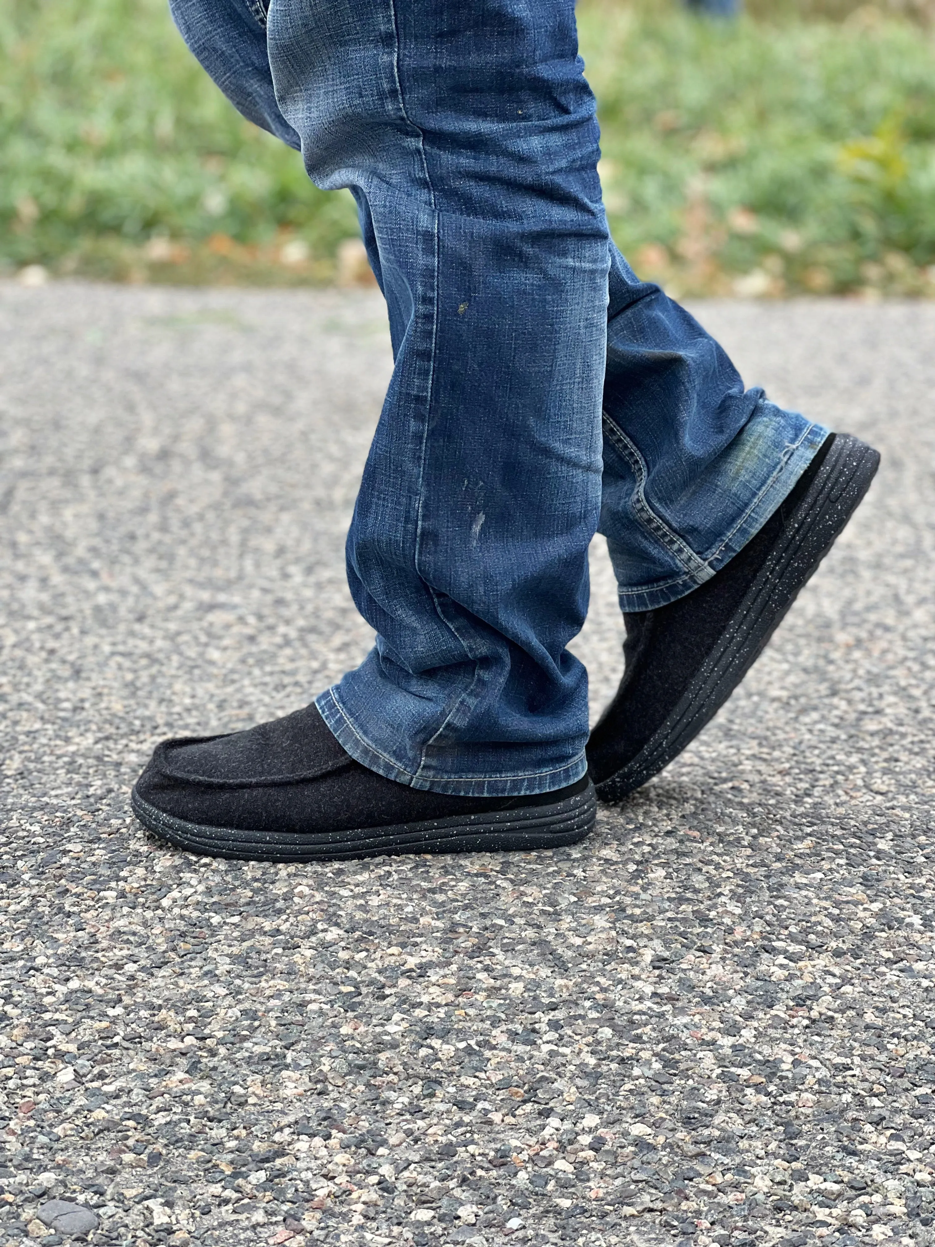 Mens Sherpa Lined Slip on Sneaker in Black