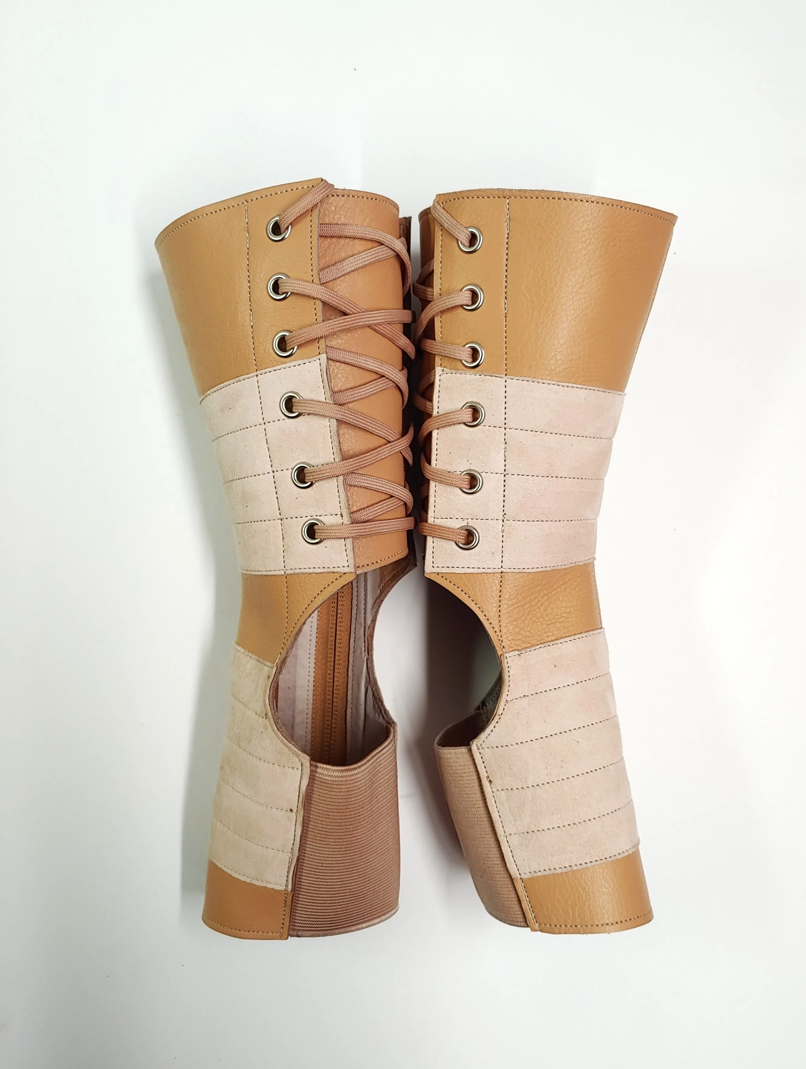 SHORT Aerial boots in SOFT NUDE leather w/ ZIP