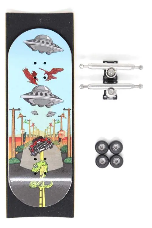 Skull Fingerboards - Alien Invasion Pro Complete Wooden Fingerboard (34mm)