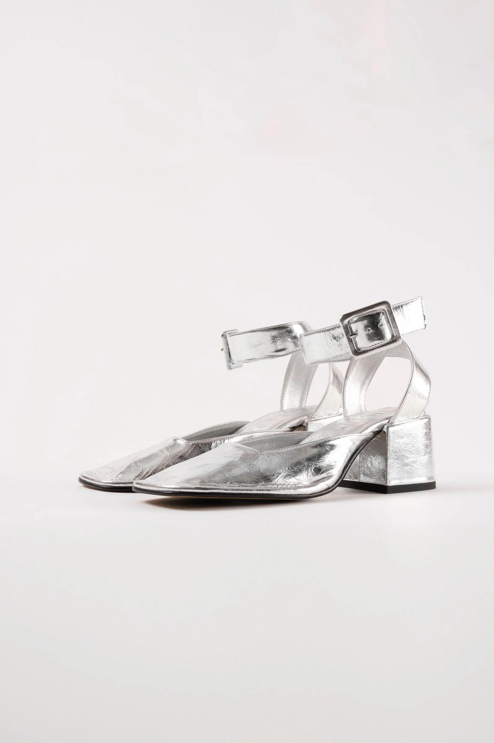 YASU - Silver Wrinkled Polished Leather Pumps